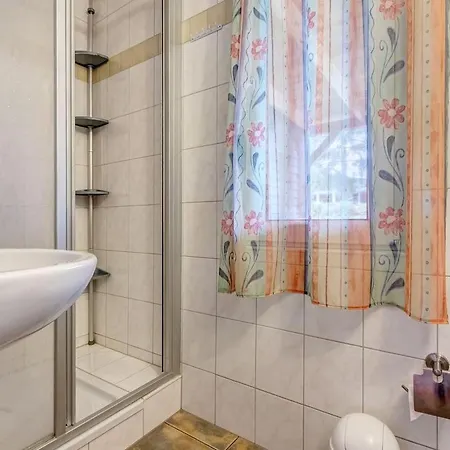 Ferienhaus Bergstrasse 6 *